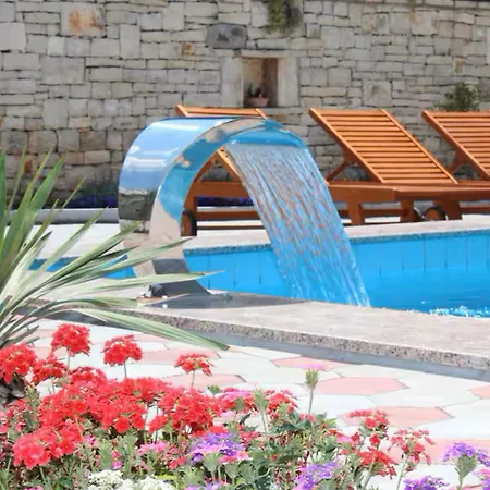 Ana Guest house *